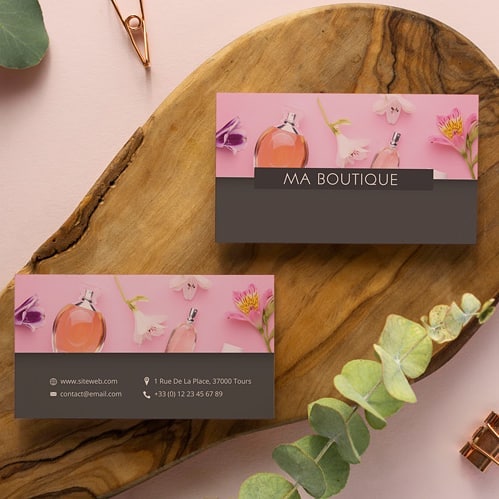 Le bonheur est comme un parfum, on le porte sur soi pour le faire respirer aux autres.Thème graphique : parfums.